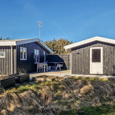 3 Bedroom Cozy In *