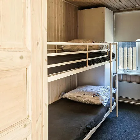 3 Bedroom Cozy In *